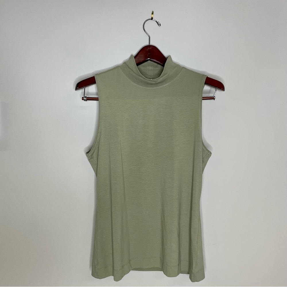 Athleta Mock Neck Tank!